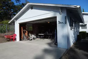 130 Riverview Cir, Shady Cove, OR 97539 - Photo 25