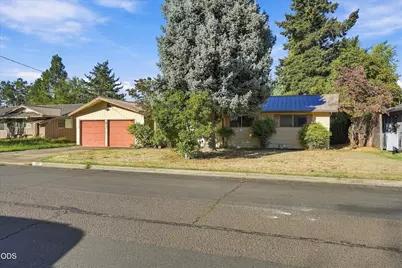 133 S Church Street, Phoenix, OR 97535 - Photo 3