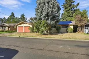 133 S Church St, Phoenix, OR 97535 - Photo 3