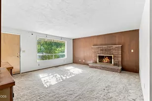 133 S Church St, Phoenix, OR 97535 - Photo 5