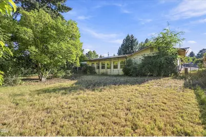 133 S Church Street, Phoenix, OR 97535 - Photo 21