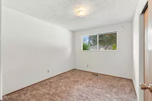 133 S Church St, Phoenix, OR 97535 - Photo 17