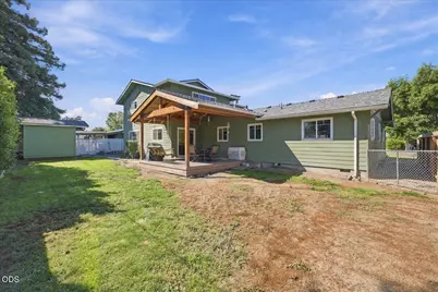 755 S 4th Street, Central Point, OR 97502 - Photo 23
