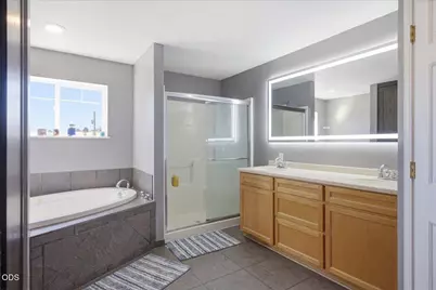 755 S 4th Street, Central Point, OR 97502 - Photo 17