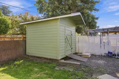755 S 4th Street, Central Point, OR 97502 - Photo 25