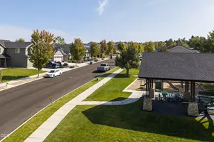 4737 SW Volcano Ave, Redmond, OR 97756 - Photo 49
