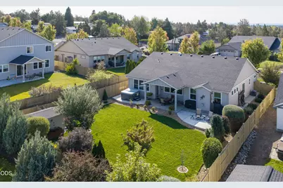 4737 SW Volcano Avenue, Redmond, OR 97756 - Photo 39