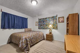 1915 Carlson Dr, Klamath Falls, OR 97603 - Photo 17
