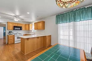 1915 Carlson Dr, Klamath Falls, OR 97603 - Photo 13