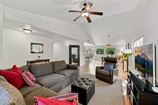 61324 Stardrift Dr, Bend, OR 97702 - Photo 7