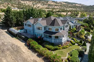 4501 Pinnacle Dr, Medford, OR 97504 - Photo 1