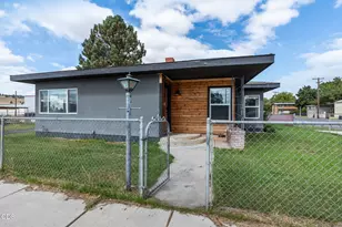 86 NE B St, Madras, OR 97741 - Photo 3
