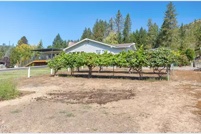 7695 N Applegate Road, Grants Pass, OR 97527 - Photo 51