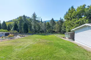 7695 N Applegate Rd, Grants Pass, OR 97527 - Photo 53