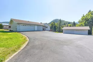 7695 N Applegate Rd, Grants Pass, OR 97527 - Photo 35