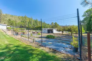 7695 N Applegate Rd, Grants Pass, OR 97527 - Photo 49