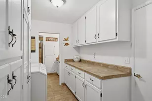 7695 N Applegate Rd, Grants Pass, OR 97527 - Photo 29