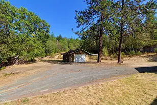 1784 Stringer Gap Rd, Grants Pass, OR 97527 - Photo 7
