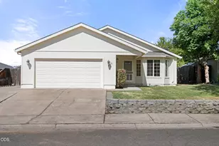 73 Eagle View Dr, Eagle Point, OR 97524 - Photo 1