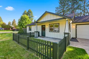 60998 Honkers Ln, Bend, OR 97702 - Photo 5