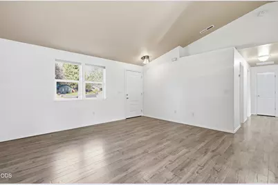 60998 Honkers Lane, Bend, OR 97702 - Photo 17