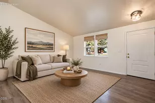 60998 Honkers Ln, Bend, OR 97702 - Photo 7
