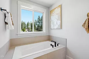 1228 SW Bonniewood Pl, Bend, OR 97702 - Photo 29