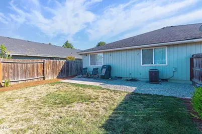 763 Columbine Way, Central Point, OR 97502 - Photo 17