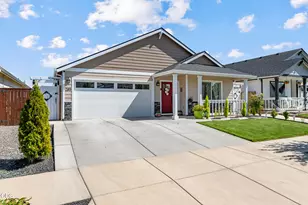 285 Reanna Way, Medford, OR 97501 - Photo 1