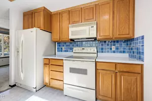 2337 Greenbrook Dr, Medford, OR 97504 - Photo 13