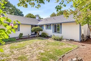 2337 Greenbrook Dr, Medford, OR 97504 - Photo 3
