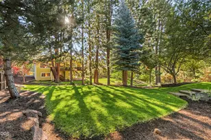 1177 NW 18th St, Bend, OR 97703 - Photo 3