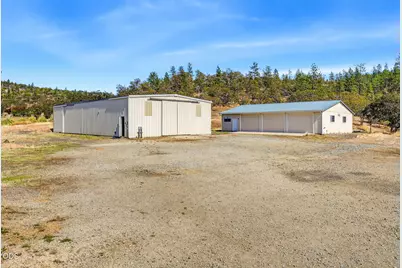 4272 Beagle Road, White City, OR 97503 - Photo 7
