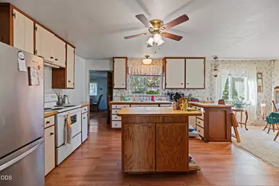 455 Crystal Drive, Grants Pass, OR 97527 - Photo 3