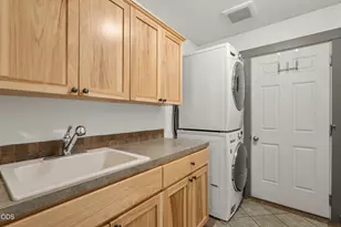 200 Harlow Way, Cave Junction, OR 97523 - Photo 19