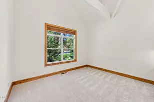19309 Soda Springs Dr, Bend, OR 97702 - Photo 43