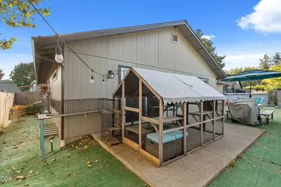2186 Lower River Road, Grants Pass, OR 97526 - Photo 21