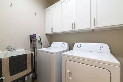 63154 Iner Loop, Bend, OR 97701 - Photo 13