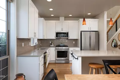 63154 Iner Loop, Bend, OR 97701 - Photo 9