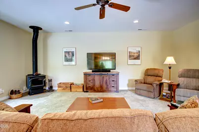 665 Winona Road, Grants Pass, OR 97526 - Photo 25