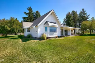 66300 White Rock Loop, Bend, OR 97703 - Photo 15