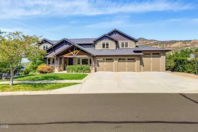 123 Monterey Drive, Medford, OR 97504 - Photo 3