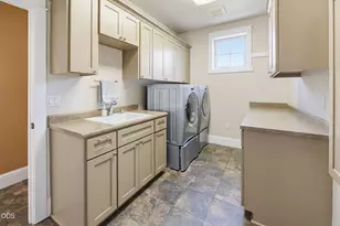 123 Monterey Dr, Medford, OR 97504 - Photo 85