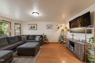 1643 Jessica Cir, Central Point, OR 97502 - Photo 15