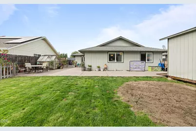 1643 Jessica Circle, Central Point, OR 97502 - Photo 31