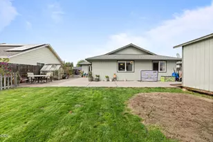 1643 Jessica Cir, Central Point, OR 97502 - Photo 31