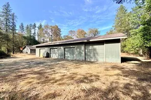 6701 Tunnel Loop Rd, Grants Pass, OR 97526 - Photo 9