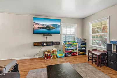761 Hazel Street, Central Point, OR 97502 - Photo 3
