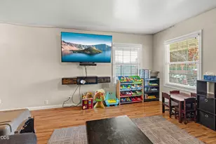 761 Hazel St, Central Point, OR 97502 - Photo 3