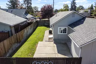 761 Hazel St, Central Point, OR 97502 - Photo 25